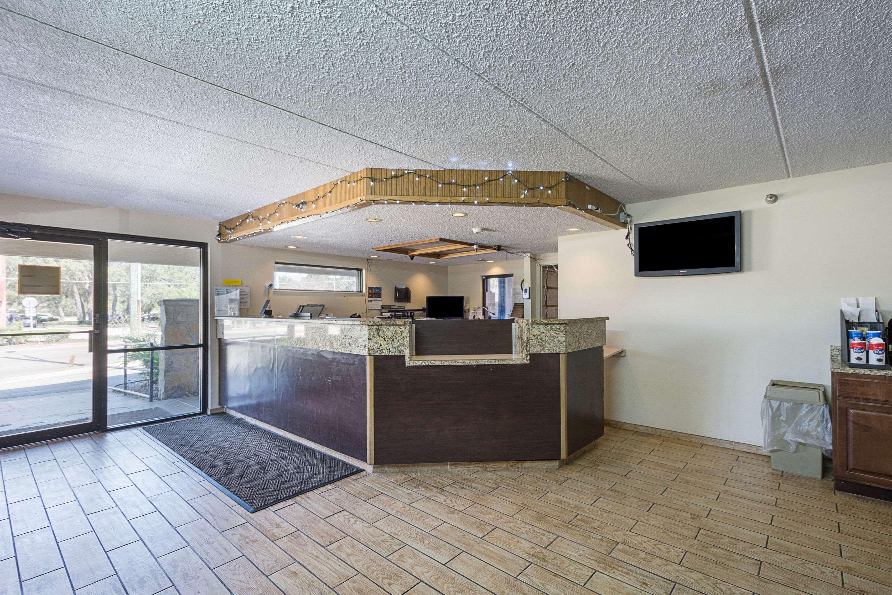 Bay Inn On Busch Тампа Экстерьер фото