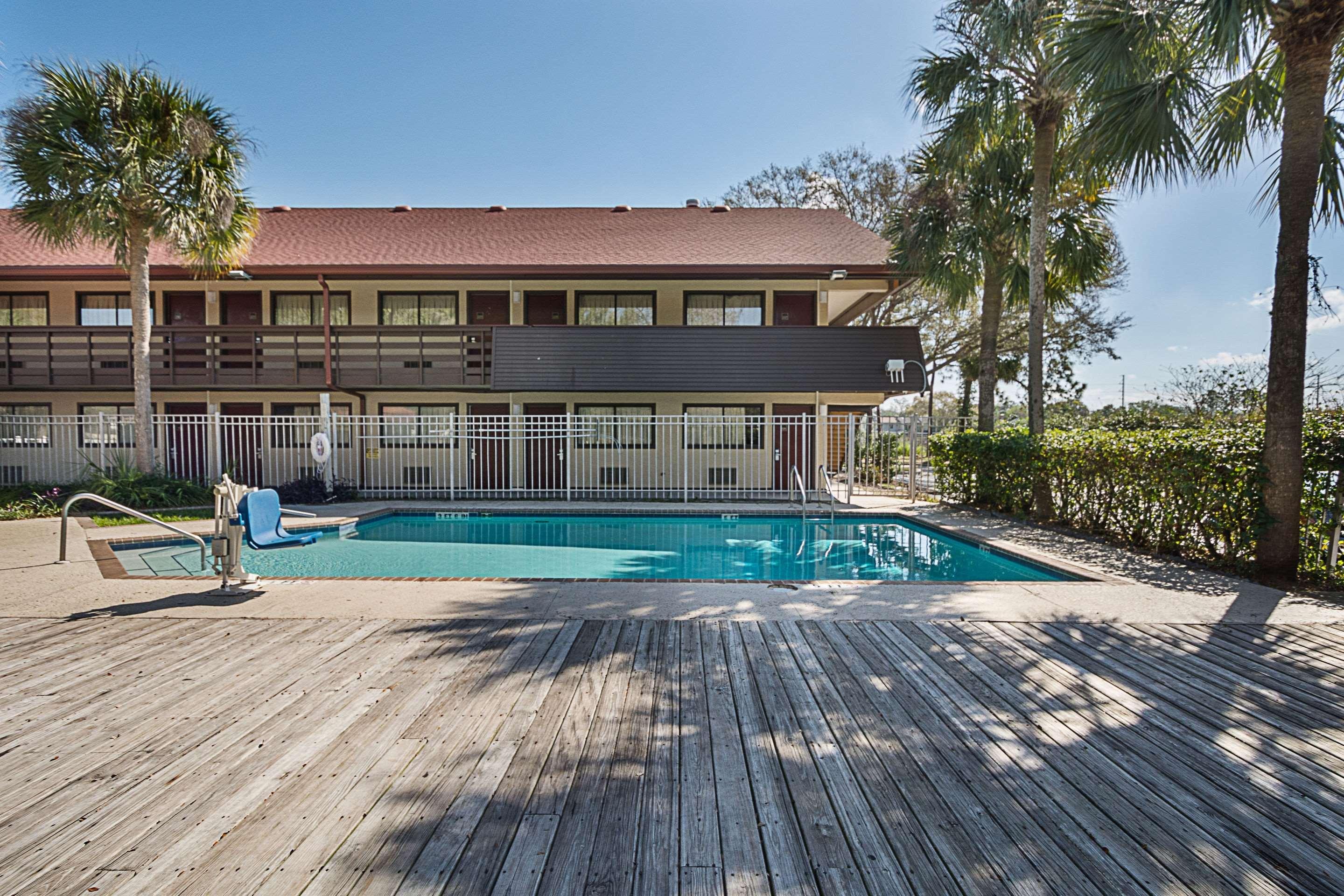 Bay Inn On Busch Тампа Экстерьер фото