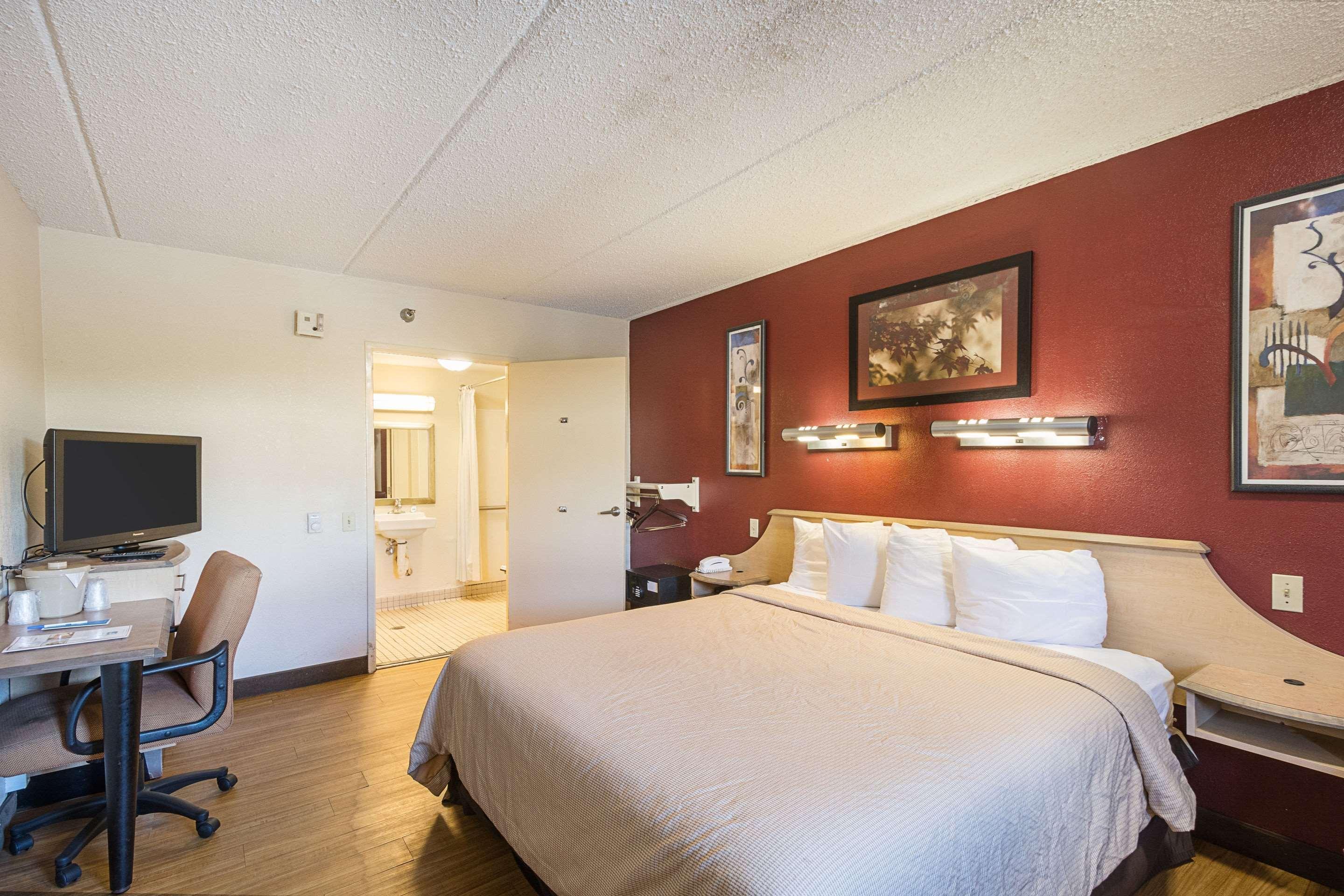 Bay Inn On Busch Тампа Экстерьер фото