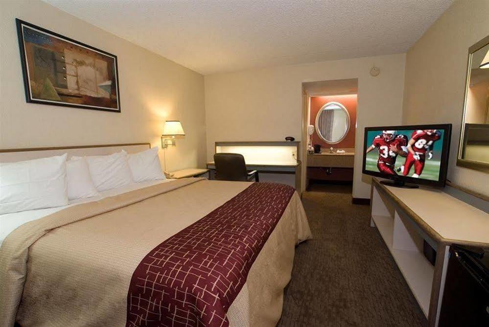 Bay Inn On Busch Тампа Экстерьер фото
